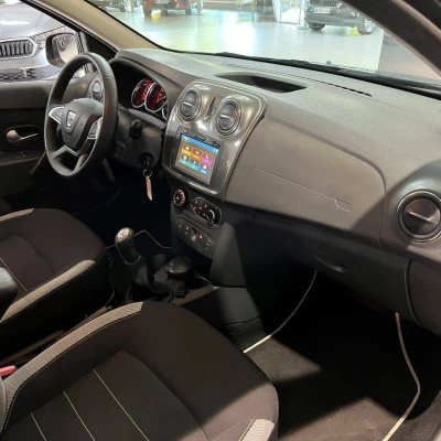 Logan MCV TCe 90  Stepway - photo 17/55