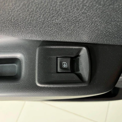 Logan MCV TCe 90  Stepway - photo 47/55