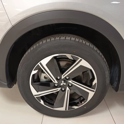 Eclipse Cross 2.4 MIVEC PHEV Twin Motor 4WD  Business - photo 9/69