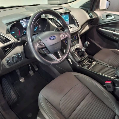 Kuga 2.0 TDCi 150 S&S 4x2 BVM6  Titanium - photo 15/54