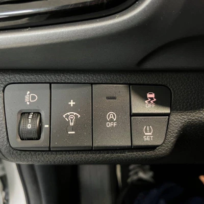 Stonic 1.0 T-GDi 120 ch MHEV DCT7  Active - photo 30/56
