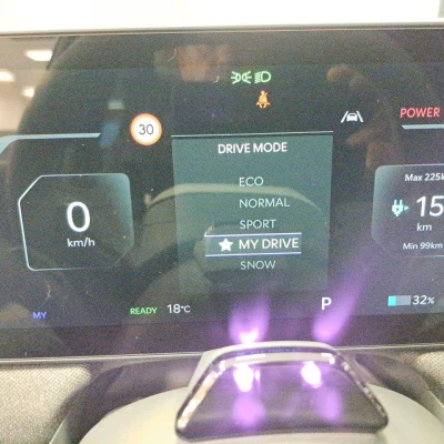 EV3 81.4 kWh 204 ch  GT-line - photo 31/74