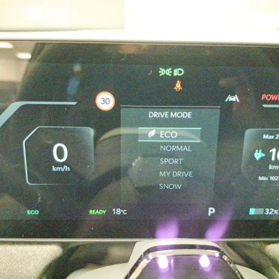 EV3 81.4 kWh 204 ch  GT-line - photo 30/74