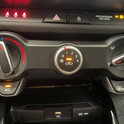 Stonic 1.0 T-GDi 120 ch MHEV DCT7  Active - photo 33/48