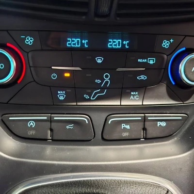 Kuga 2.0 TDCi 150 S&S 4x2 BVM6  Titanium - photo 35/54