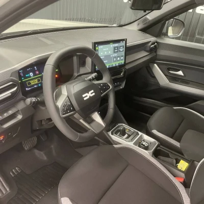 Duster Hybrid-G 150 4x4  Journey - photo 19/74